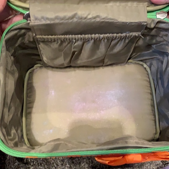 Makeup bag with zipper, mirror and pocket - Picture 7 of 8